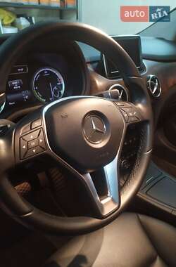 Хэтчбек Mercedes-Benz B-Class 2014 в 