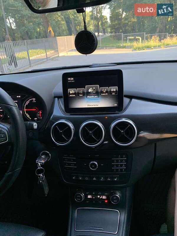 Хэтчбек Mercedes-Benz B-Class 2016 в Черновцах