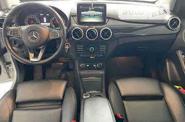 Хетчбек Mercedes-Benz B-Class 2016 в 
