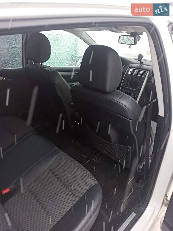 Хэтчбек Mercedes-Benz B-Class 2010 в Обухове