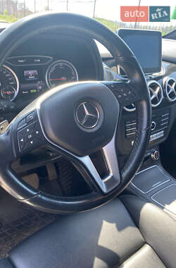 Хэтчбек Mercedes-Benz B-Class 2016 в 