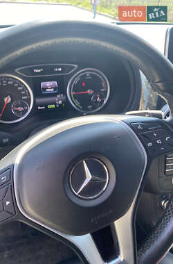 Хэтчбек Mercedes-Benz B-Class 2016 в 