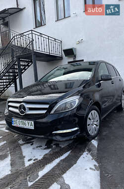 Хэтчбек Mercedes-Benz B-Class 2016 в 