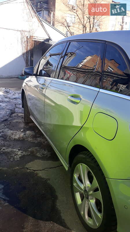 Хэтчбек Mercedes-Benz B-Class 2015 в Киеве фото 15 Хэтчбек Mercedes-Benz B-Class 2015 в Киеве