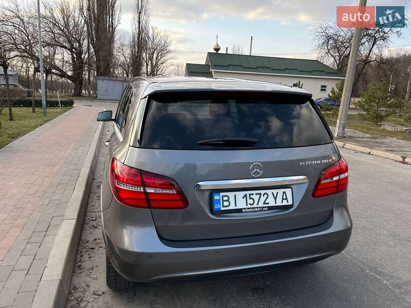 Хетчбек Mercedes-Benz B-Class 2015 в Кременчуці