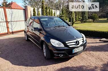 Хэтчбек Mercedes-Benz B-Class 2010 в 