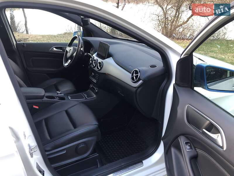 Хэтчбек Mercedes-Benz B-Class 2017 в Камне-Каширском