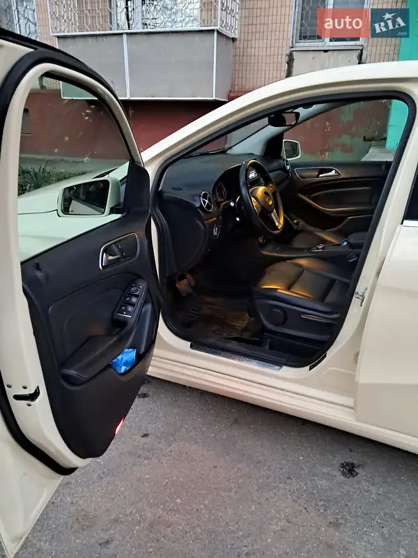 Mercedes-Benz B-Class 2012 VIN WDD2462001J128108 фото оголошення 9 з 39