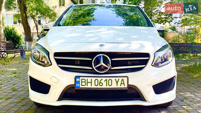Хэтчбек Mercedes-Benz B-Class 2016 в 