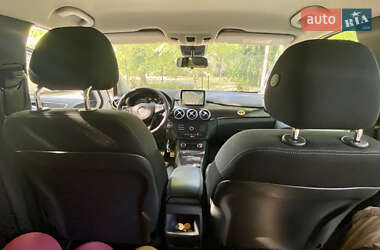 Хэтчбек Mercedes-Benz B-Class 2016 в 