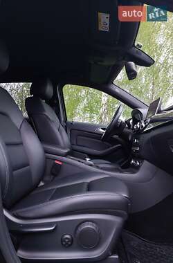 Хэтчбек Mercedes-Benz B-Class 2016 в 