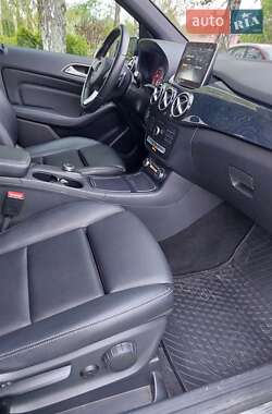 Хэтчбек Mercedes-Benz B-Class 2016 в 