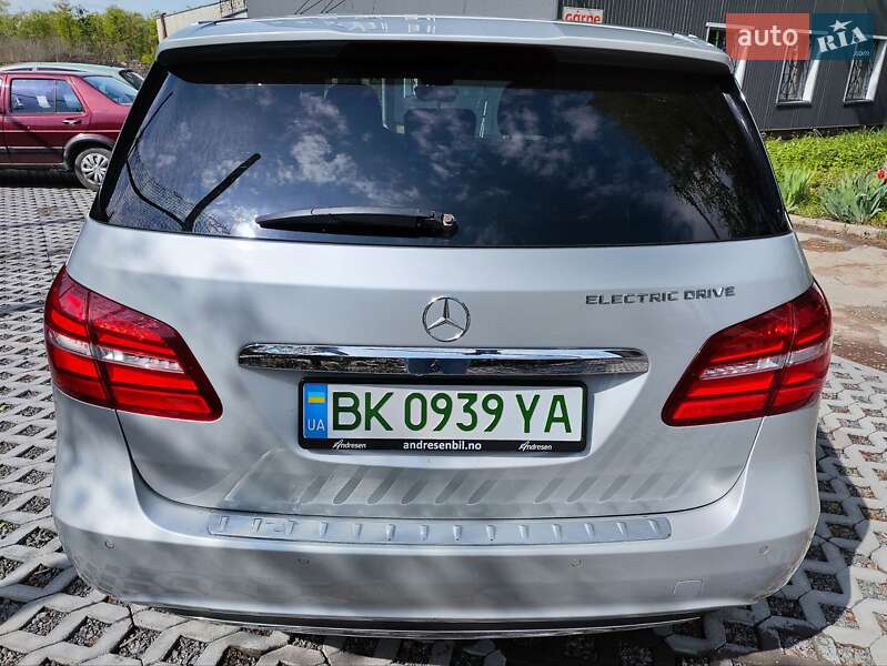 Хэтчбек Mercedes-Benz B-Class 2015 в Ровно фото 12 Хэтчбек Mercedes-Benz B-Class 2015 в Ровно