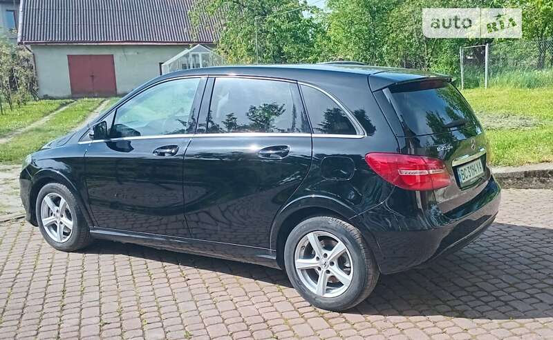 Хетчбек Mercedes-Benz B-Class 2016 в Львові фото 7 Хетчбек Mercedes-Benz B-Class 2016 в Львові