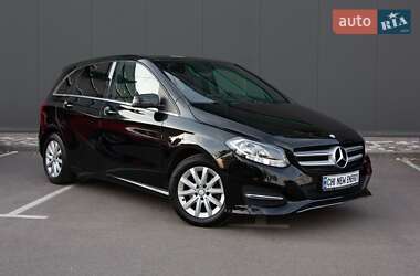 Хэтчбек Mercedes-Benz B-Class 2017 в 
