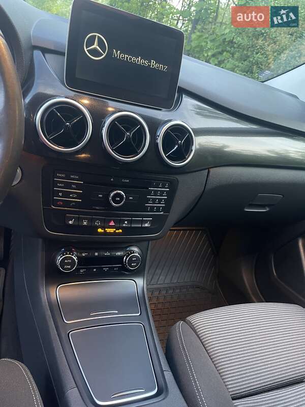 Хэтчбек Mercedes-Benz B-Class 2017 в Вараше