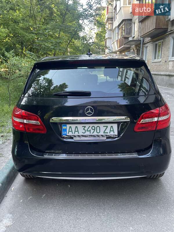 Хэтчбек Mercedes-Benz B-Class 2014 в Киеве