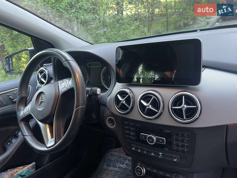 Хэтчбек Mercedes-Benz B-Class 2014 в Киеве