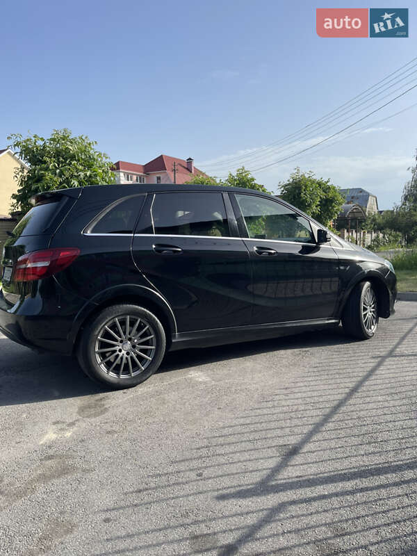 Хэтчбек Mercedes-Benz B-Class 2016 в Киеве фото 7 Хэтчбек Mercedes-Benz B-Class 2016 в Киеве
