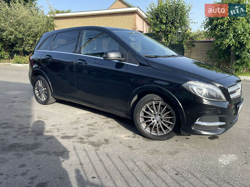 Хэтчбек Mercedes-Benz B-Class 2016 в Киеве фото 8 Хэтчбек Mercedes-Benz B-Class 2016 в Киеве