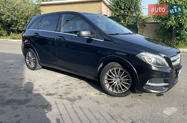 Хэтчбек Mercedes-Benz B-Class 2016 в 