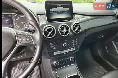 Хэтчбек Mercedes-Benz B-Class 2015 в 