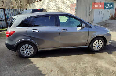 Хэтчбек Mercedes-Benz B-Class 2015 в 