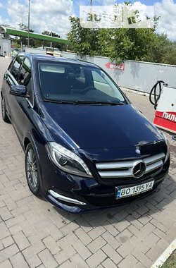 Хэтчбек Mercedes-Benz B-Class 2017 в 