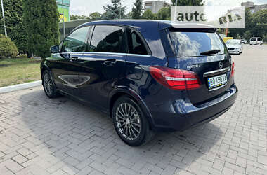 Хэтчбек Mercedes-Benz B-Class 2017 в 