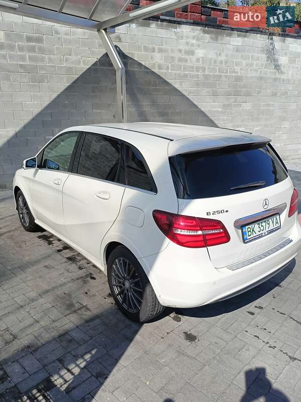 Хетчбек Mercedes-Benz B-Class 2016 в Рівному