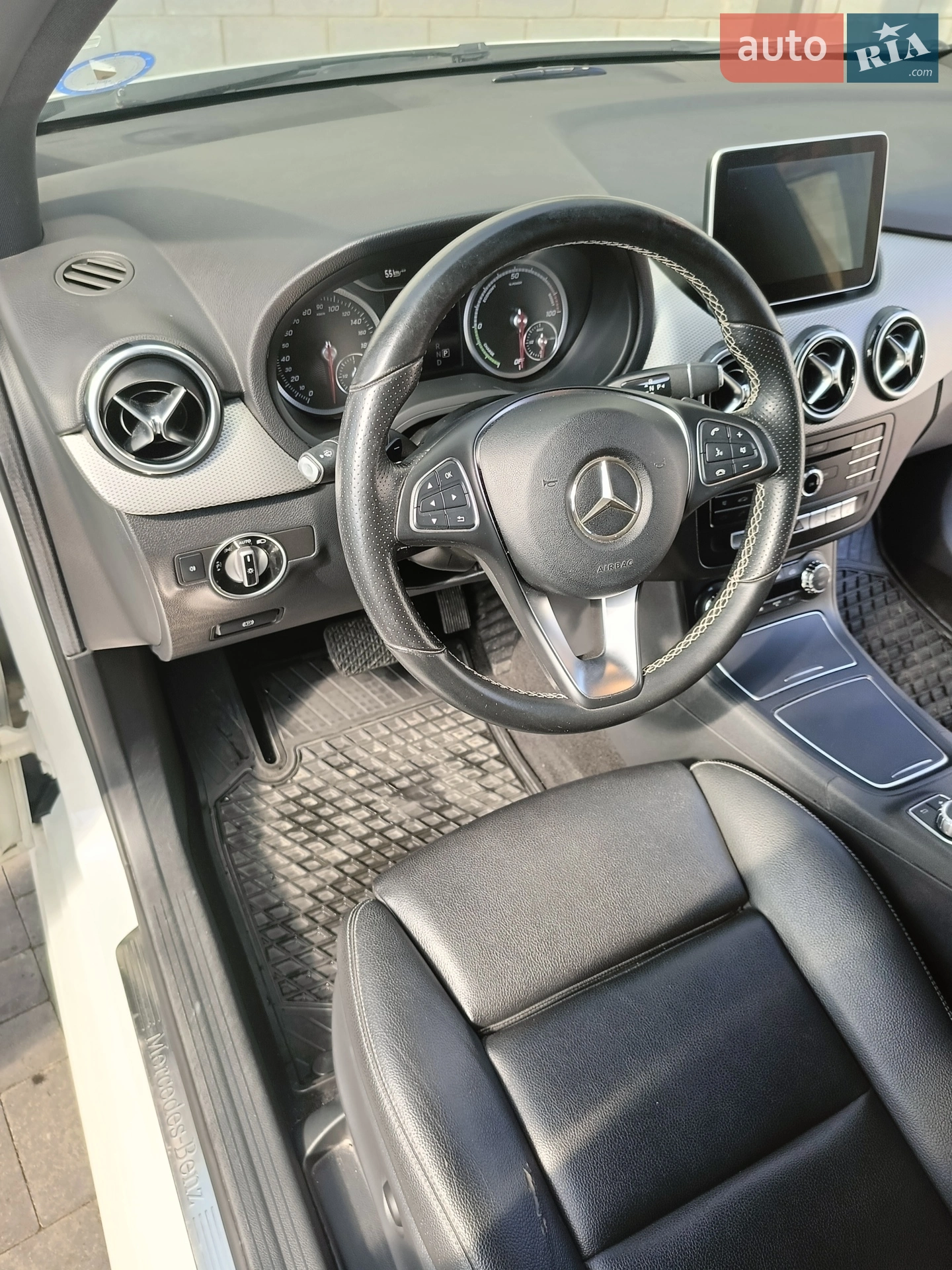 Mercedes-Benz B-Class 2016 VIN WDD2428901J011339 фото оголошення 16 з 23