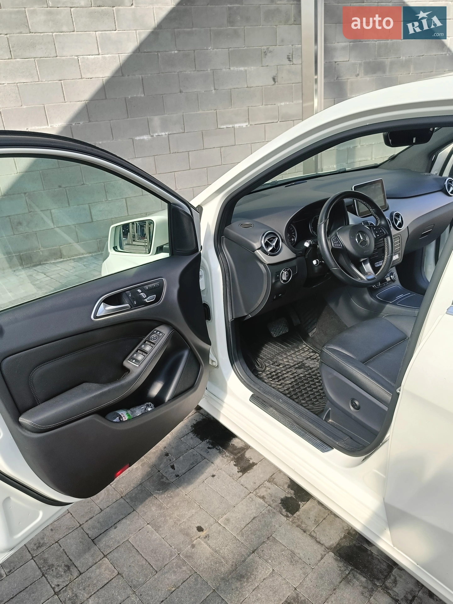 Mercedes-Benz B-Class 2016 VIN WDD2428901J011339 фото оголошення 17 з 23