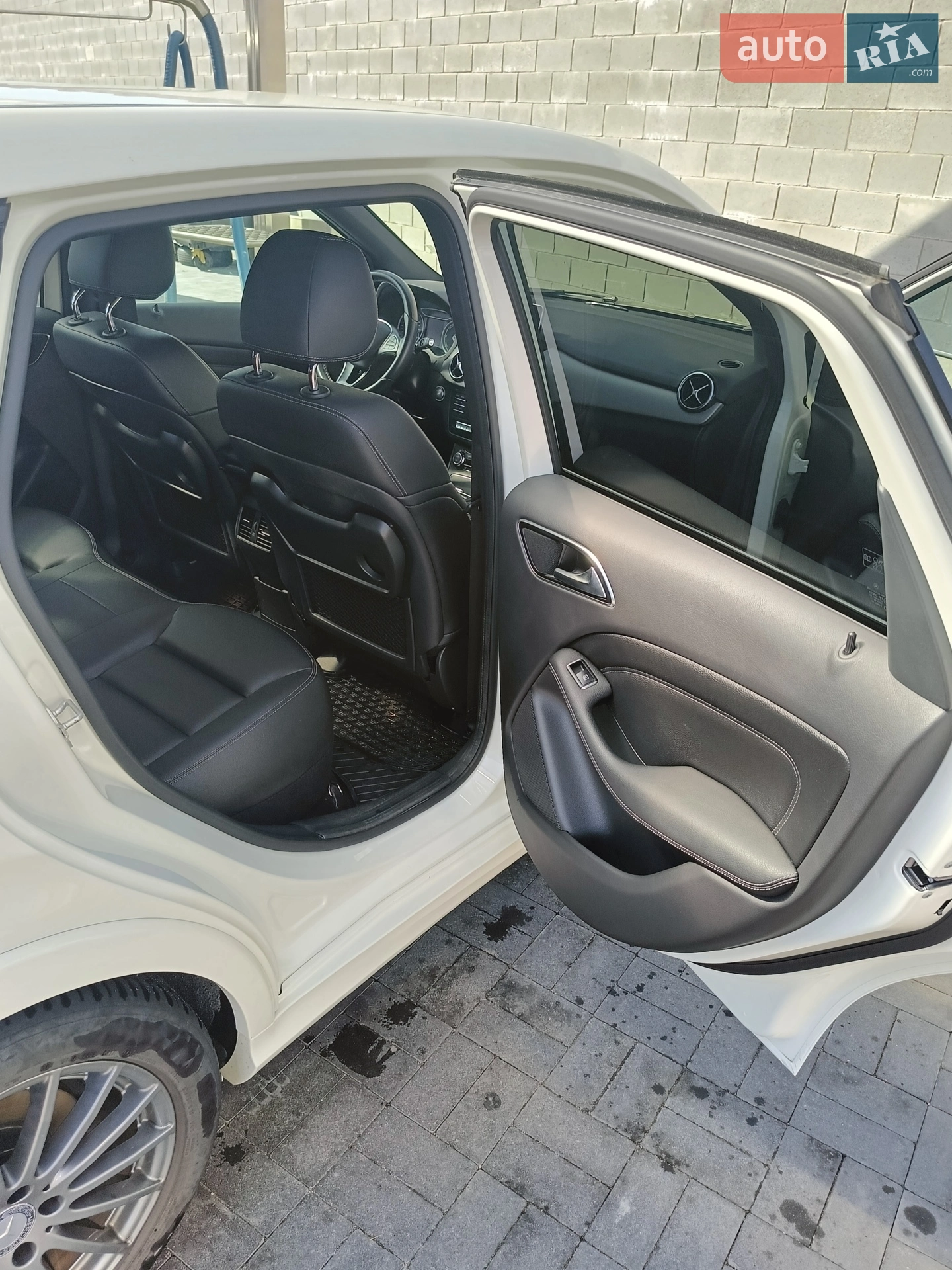 Mercedes-Benz B-Class 2016 VIN WDD2428901J011339 фото оголошення 19 з 23