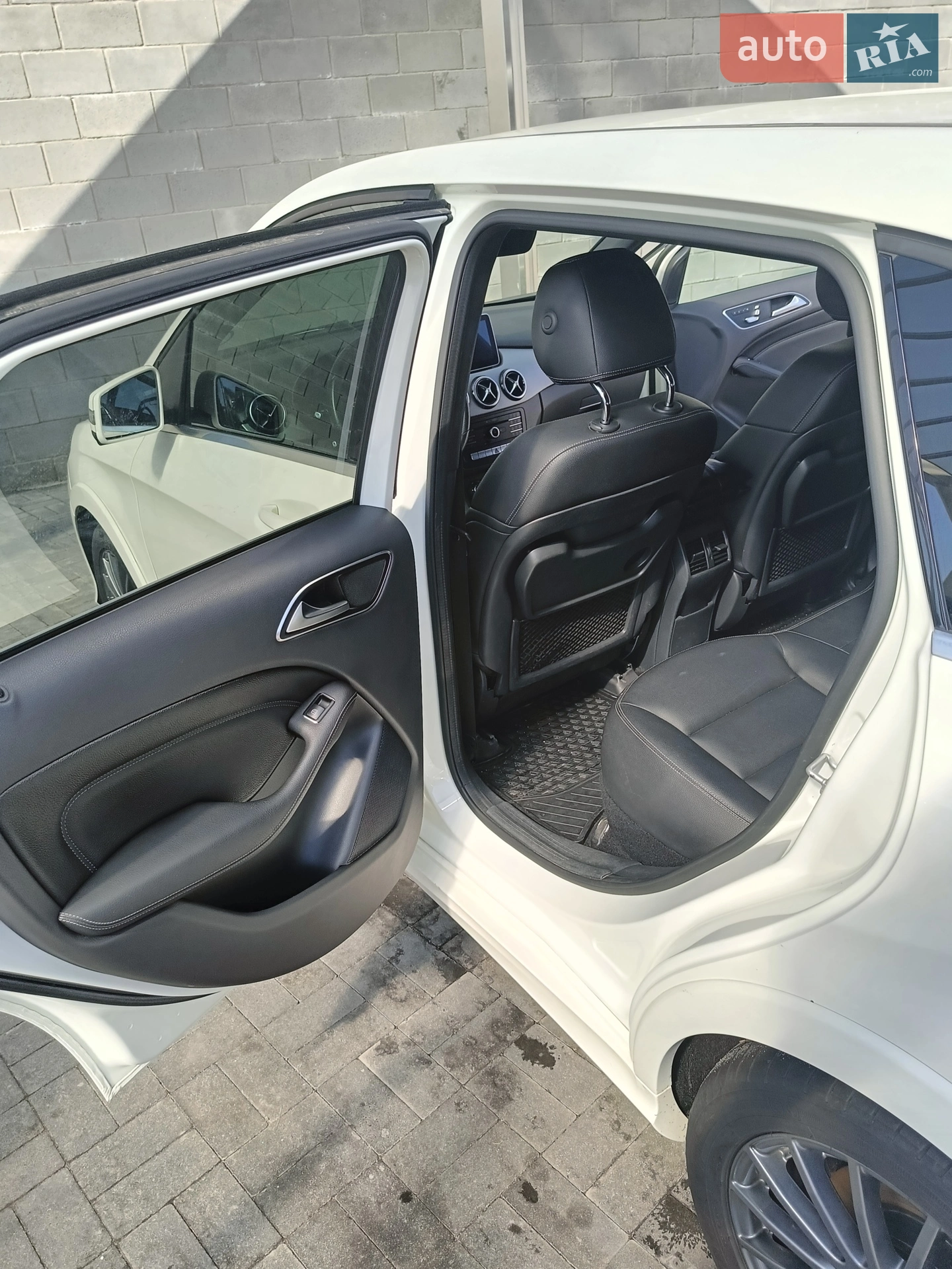 Mercedes-Benz B-Class 2016 VIN WDD2428901J011339 фото оголошення 20 з 23