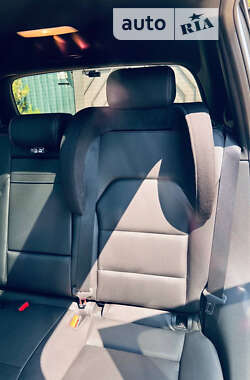 Хэтчбек Mercedes-Benz B-Class 2015 в 