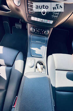 Хэтчбек Mercedes-Benz B-Class 2015 в 