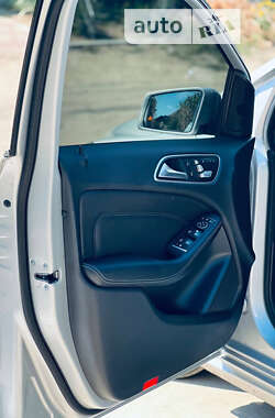 Хэтчбек Mercedes-Benz B-Class 2015 в 
