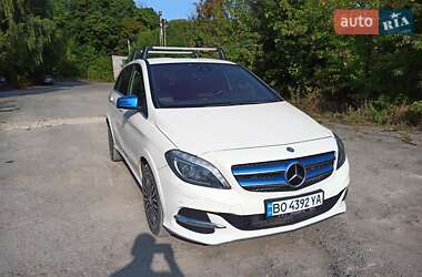Хэтчбек Mercedes-Benz B-Class 2015 в 