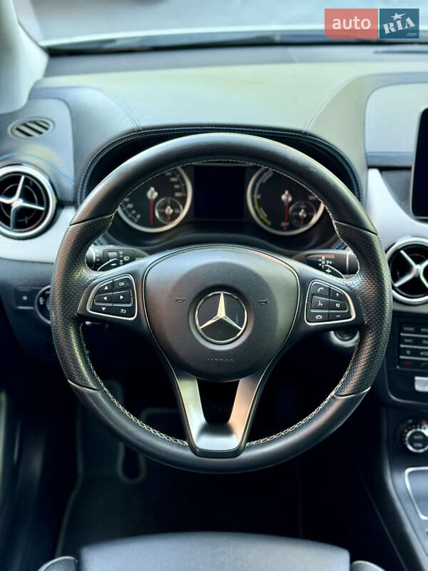 Хэтчбек Mercedes-Benz B-Class 2016 в Львове