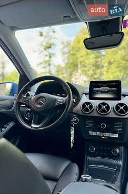 Хэтчбек Mercedes-Benz B-Class 2016 в 