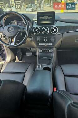 Хэтчбек Mercedes-Benz B-Class 2016 в 