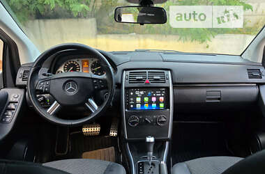 Хетчбек Mercedes-Benz B-Class 2010 в 