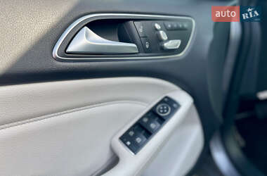 Хэтчбек Mercedes-Benz B-Class 2016 в 
