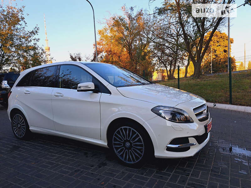 Хэтчбек Mercedes-Benz B-Class 2016 в Киеве