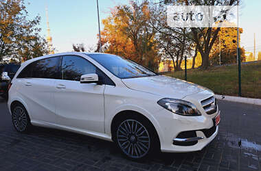 Хэтчбек Mercedes-Benz B-Class 2016 в 