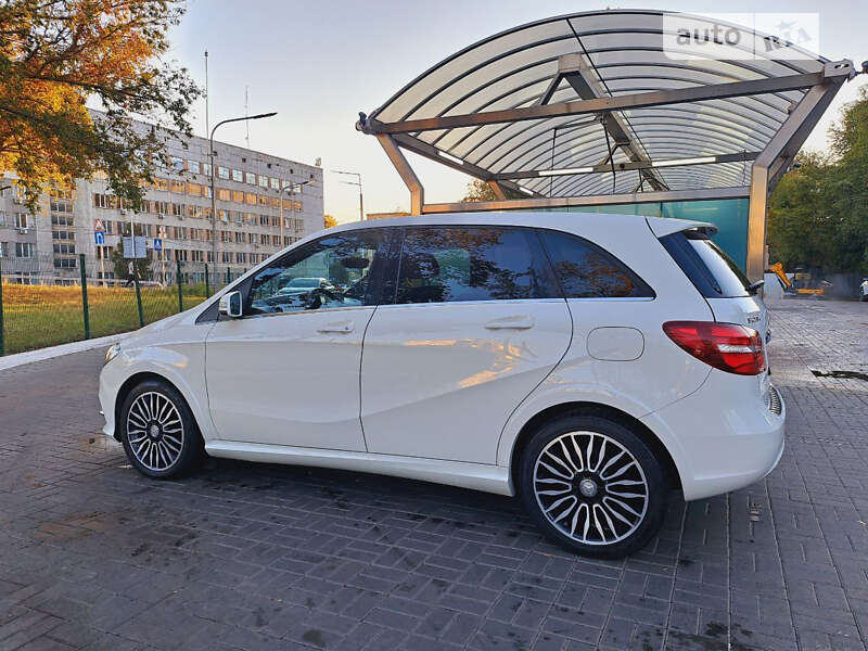Хэтчбек Mercedes-Benz B-Class 2016 в Киеве