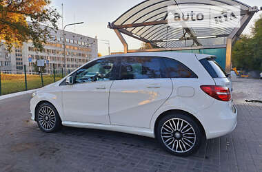 Хэтчбек Mercedes-Benz B-Class 2016 в 