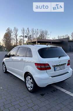 Хэтчбек Mercedes-Benz B-Class 2009 в Надворной