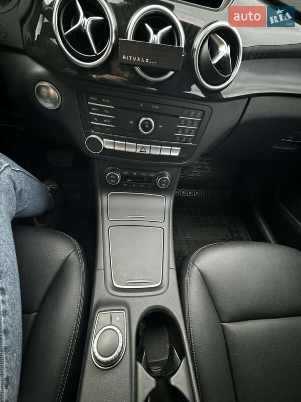 Хэтчбек Mercedes-Benz B-Class 2015 в Запорожье