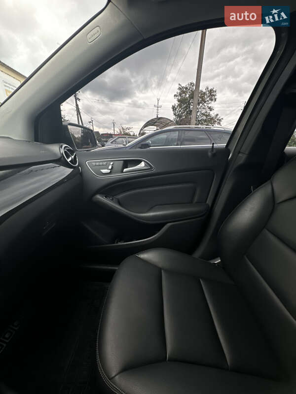 Хэтчбек Mercedes-Benz B-Class 2015 в Запорожье